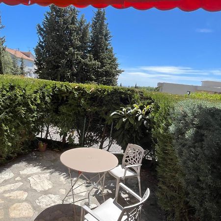 Charmant Studio Avec Terrasse Et Parking A Vence Extérieur photo